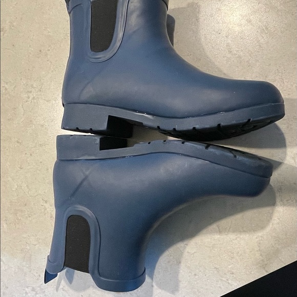 Chooka Chelsea blue short rain boots 8 - Picture 4 of 9